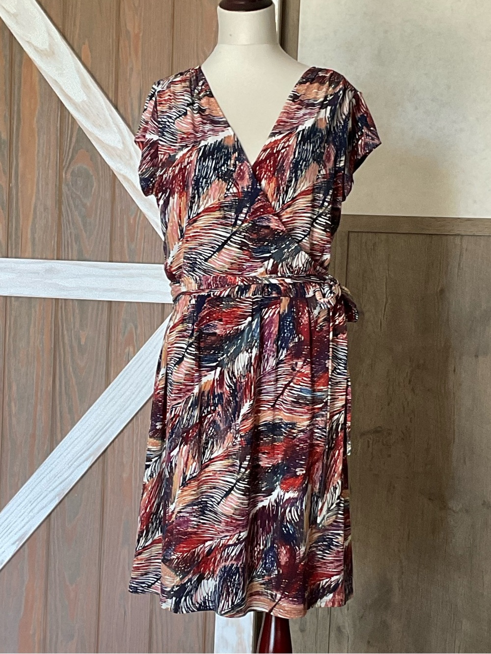 Liz Claiborne Multicolor Faux-Wrap Midi Dress in Red, Navy & Cream Size Large.